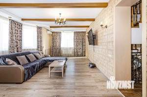 Дом 328м&sup2;, 3-этажный, участок 10 сот.  