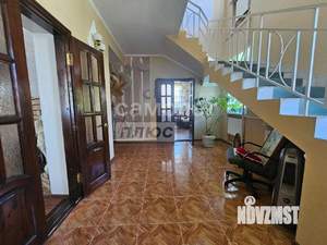 Коттедж 220м², 2-этажный, участок 6 сот.  