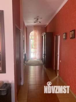 Дом 499м&sup2;, 2-этажный, участок 10 сот.  