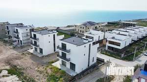 Коттедж 386м&sup2;, 3-этажный, участок 6 сот.  