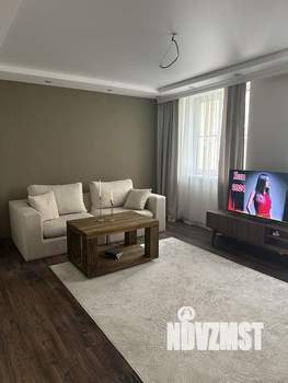 Дом 270м&sup2;, 2-этажный, участок 3 сот.  