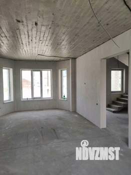 Дом 147м&sup2;, 2-этажный, участок 5 сот.  