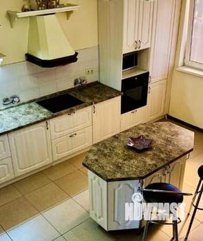 Дом 101м&sup2;, 2-этажный, участок 3 сот.  