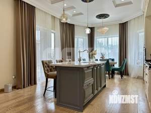 Дом 476м², 3-этажный, участок 10 сот.  