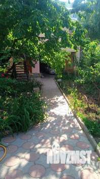 Дом 205м&sup2;, 2-этажный, участок 4 сот.  