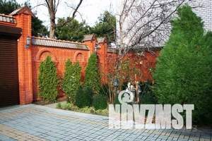 Дом 750м&sup2;, 2-этажный, участок 7 сот.  