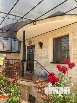 Дом 304м&sup2;, 2-этажный, участок 6 сот.  