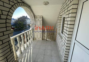 Дом 261м², 3-этажный, участок 3 сот.  