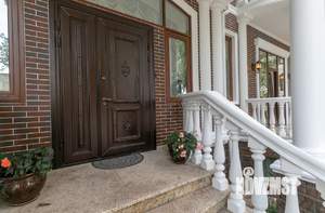 Коттедж 570м&sup2;, 3-этажный, участок 7 сот.  