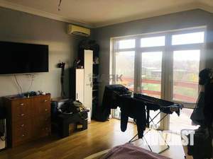 Дом 220м&sup2;, 2-этажный, участок 8 сот.  