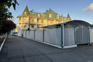 Дом 130м&sup2;, 3-этажный, участок 1 сот.  