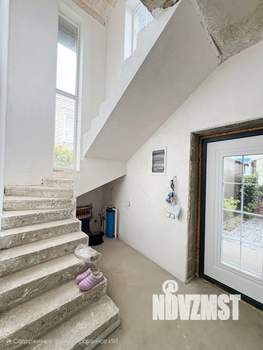 Дом 200м&sup2;, 2-этажный, участок 4 сот.  