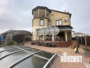 Дом 378м&sup2;, 2-этажный, участок 8 сот.  