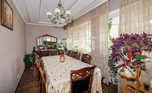 Дом 242м&sup2;, 3-этажный, участок 10 сот.  