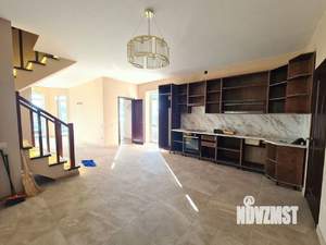 Дом 150м², 3-этажный, участок 4 сот.  