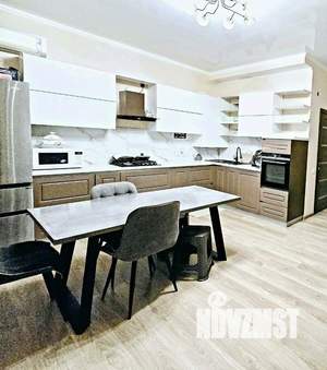 Дом 110м&sup2;, 2-этажный, участок 4 сот.  