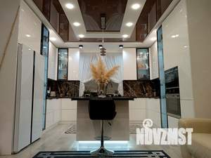 Дом 320м&sup2;, 4-этажный, участок 4 сот.  