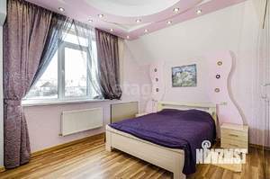 Дом 328м&sup2;, 3-этажный, участок 10 сот.  