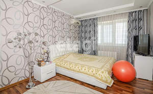 Дом 242м&sup2;, 3-этажный, участок 10 сот.  