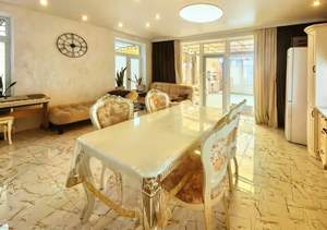 Дом 258м&sup2;, 3-этажный, участок 6 сот.  