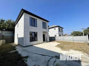 Дом 125м&sup2;, 2-этажный, участок 3 сот.  