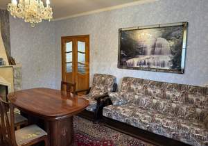 Дом 250м&sup2;, 2-этажный, участок 4 сот.  