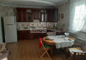 Дом 373м&sup2;, 2-этажный, участок 10 сот.  