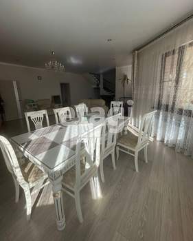 Дом 261м², 2-этажный, участок 5 сот.  