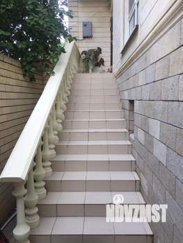 Дом 336м&sup2;, 2-этажный, участок 4 сот.  