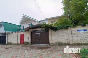 Дом 300м&sup2;, 2-этажный, участок 4 сот.  