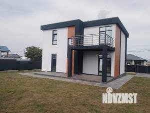 Дом 180м&sup2;, 2-этажный, участок 6 сот.  