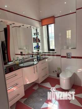 Дом 485м&sup2;, 2-этажный, участок 7 сот.  