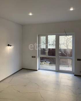 Дом 235м&sup2;, 3-этажный, участок 4 сот.  