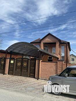 Дом 261м², 2-этажный, участок 6 сот.  