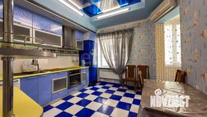 Дом 670м², 3-этажный, участок 4 сот.  