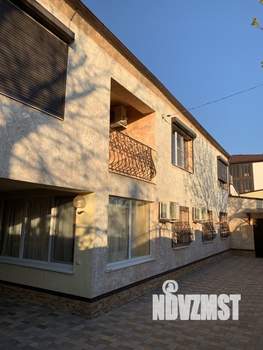 Коттедж 280м&sup2;, 2-этажный, участок 12 сот.  