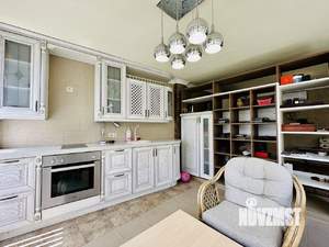 Дом 320м², 2-этажный, участок 6 сот.  