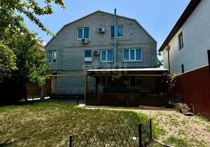 Дом 208м&sup2;, 3-этажный, участок 4 сот.  