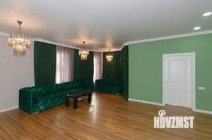 Дом 300м&sup2;, 2-этажный, участок 5 сот.  