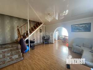 Дом 90м², 2-этажный, участок 10 сот.  