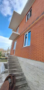 Дом 198м², 3-этажный, участок 6 сот.  