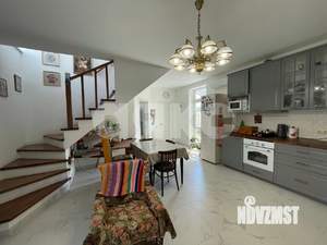 Дом 132м&sup2;, 3-этажный, участок 5 сот.  