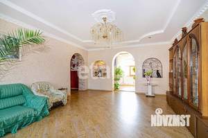 Дом 220м&sup2;, 2-этажный, участок 7 сот.  