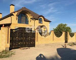 Дом 297м², 3-этажный, участок 7 сот.  