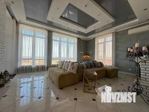 Дом 221м², 2-этажный, участок 7 сот.  