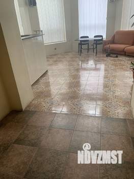 Дом 550м&sup2;, 2-этажный, участок 8 сот.  