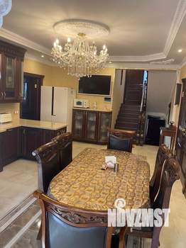 Коттедж 304м², 2-этажный, участок 6 сот.  