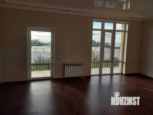 Дом 251м², 2-этажный, участок 10 сот.  