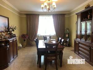 Дом 353м&sup2;, 2-этажный, участок 6 сот.  