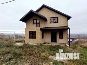 Дом 303м&sup2;, 3-этажный, участок 7 сот.  